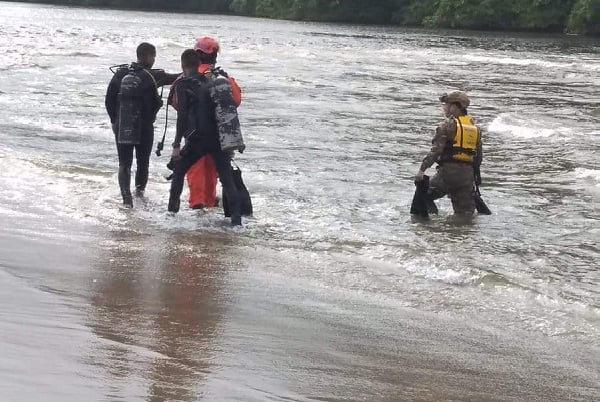 El cuerpo sin vida de la niña de siete meses fue encontrado por los moradores del área.