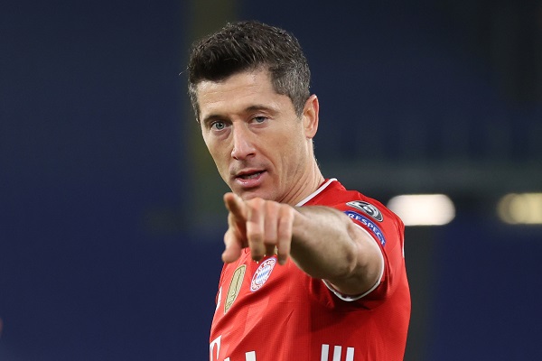 Robert Lewandowski puso en ventaja a los bávaros en el minuto nueve del partido. Foto: @FCBayern