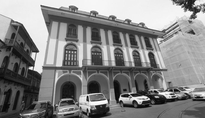 El hoy Museo del Canal fue construido originalmente para el Grand Hotel. Ocupó la Compañía Universal del Canal Interoceánico y los Correos Nacionales. Es un ejemplo de la arquitectura francesa en el Casco Antiguo. Foto: Archivo. 