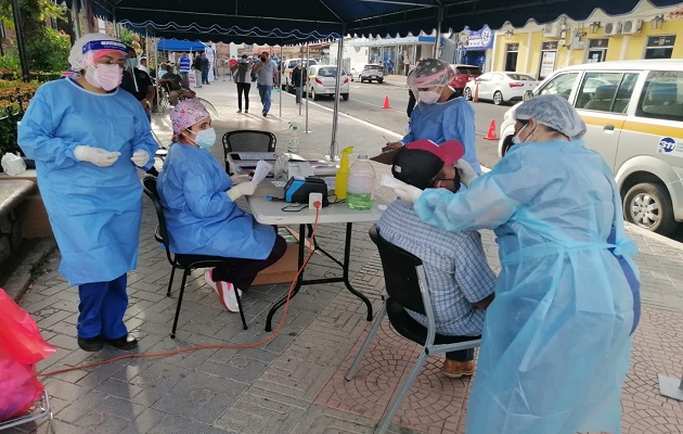 El Minsa realiza miles de pruebas diarias.