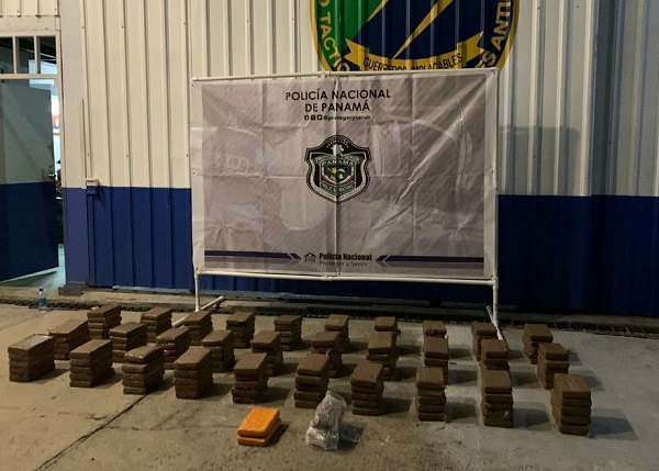 La presunta droga estaba en un yate.