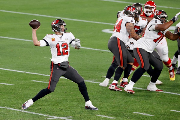 2a4493bf-3557-40e0-92d7-1f4cd48ec502.jpg Tom Brady en acción durante el Super Bowl. Foto: EFE