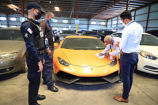 Momento de la inspección del Ministerio Público. 