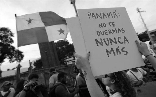 Los pueblos suelen sentir que están en fiesta cuando reclaman o proclaman sus derechos, hacen catarsis cuando dan a conocer sus necesidades, ya para ellos es mucho, saber o tener conciencia que se defienden. Foto: EFE.