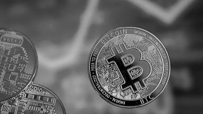 La gran ventaja del Bitcoin es que no tiene emisor centralizado ni conocido ni rastreable, o sea, el principio filosófico de las “monedas digitales” es precisamente hacer implosionar a los bancos centrales. Foto: EFE.