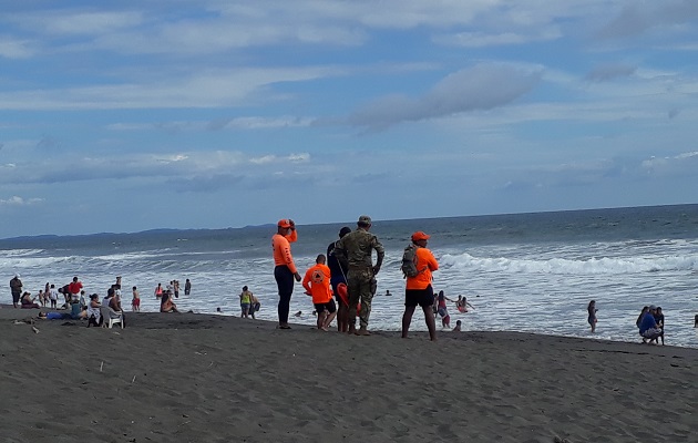 El aforo para ingresar a las playas será el que dispongan los gobernadores de cada provincia, según el acuerdo que hayan establecido con las autoridades de los distritos donde están ubicadas.