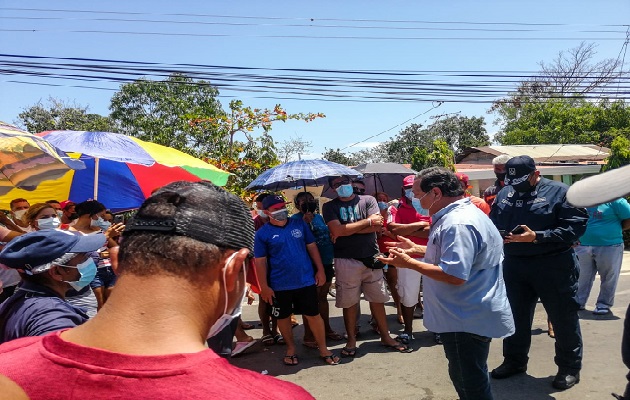 Los moradores de la comunidad de Boca de Parita, en Monagrillo, protestaron recientemente, exigiendo una repuesta por parte de las autoridades del Idaan.