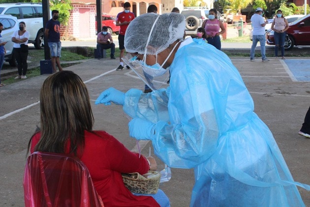 A la fecha se aplicaron 4,904 pruebas para detectar la covid-19. Foto cortesía Minsa