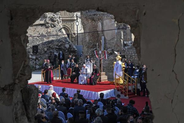 Misa multitudinaria ofrecida por el papa Francisco. 