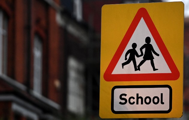 Colegios de Inglaterra han reabierto hoy después de casi tres meses de estar cerrados por pandemia. Foto:EFE