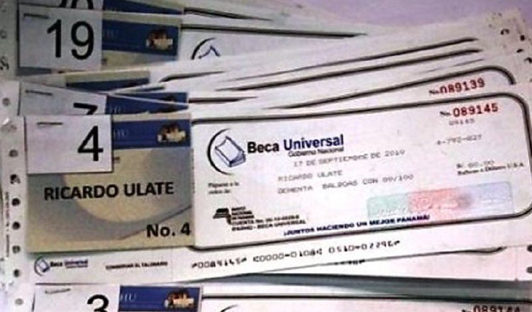 La Beca Universal fue reemplazada por el programa social PASE-U, luego de críticas. 