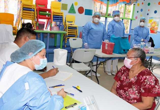 Panamá inició la segunda fase de vacunación el pasado 4 de marzo, con la inoculación de adultos mayores de 60 años residentes en los nueve corregimientos del distrito de San Miguelito.