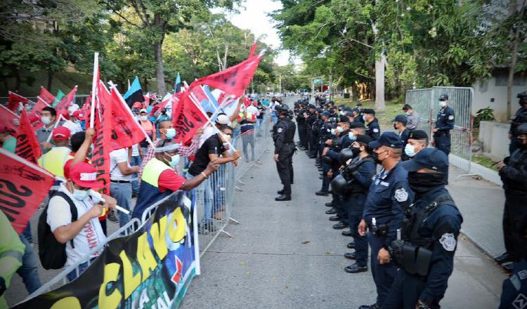 Con la retirada de algunas organizaciones, las protestas podrían intensificarse las próximas semanas.