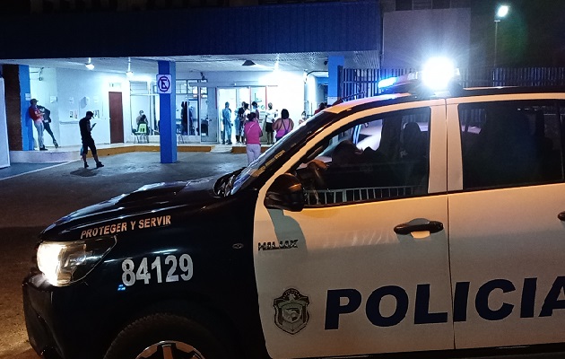 El herido fue trasladado en un vehículo de la Policía Nacional a la Policlínica Dr. Blas Gómez Chetro de la Caja de Seguro Social (CSS), en el distrito de Arraiján.