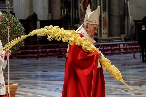 El papa Francisco oficia los actos del Domingo de Ramos.