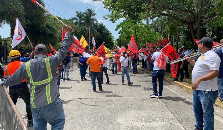 La presión que reciben los integrantes del diálogo con protestas de sectores populares siguió ayer. Cortesía