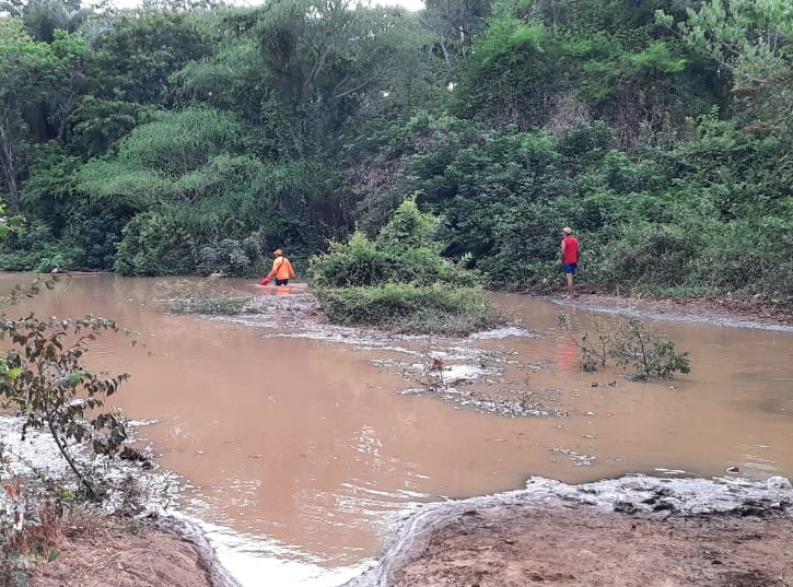 El Sinaproc envió varias unidades y equipo de rescate a la zona inundada. Foto: Eric A. Montenegro