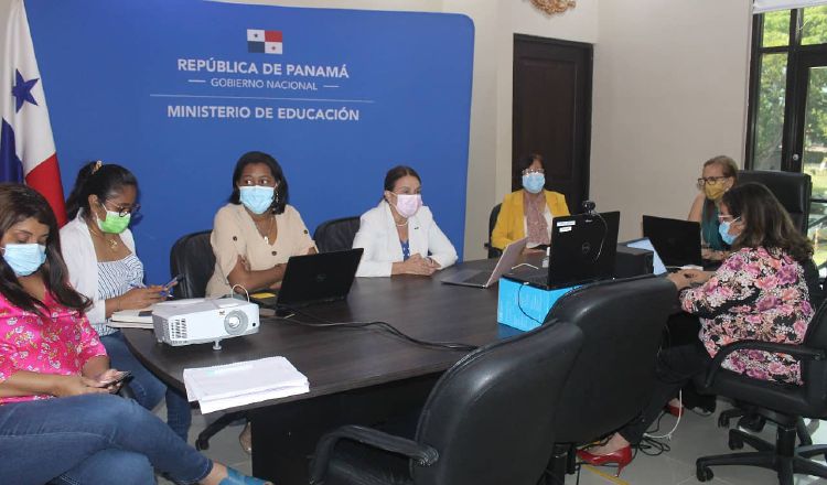 Desde la semana pasada, las autoridades educativas rinden informe sobre lo que se hizo en el primer mes de clases. Foto de cortesía