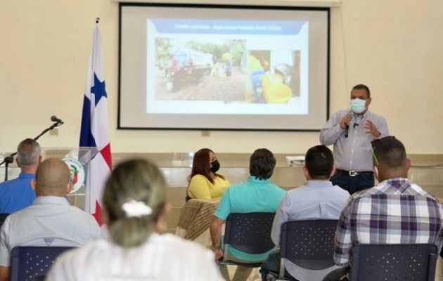 En David, los ciudadanos  y el alcalde Antonio Arauz aprobaron el presupuesto para varios proyectos.