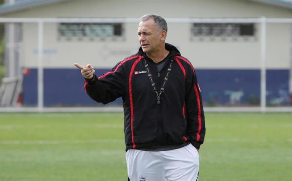 En la imagen, el director técnico uruguayo Saúl Maldonado.