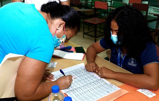 De acuerdo con la Unicef en Panamá, 7 de cada 10 estudiantes no tienen acceso a una computadora; y 4 de cada 10 no tienen acceso a internet. Foto: Archivo.