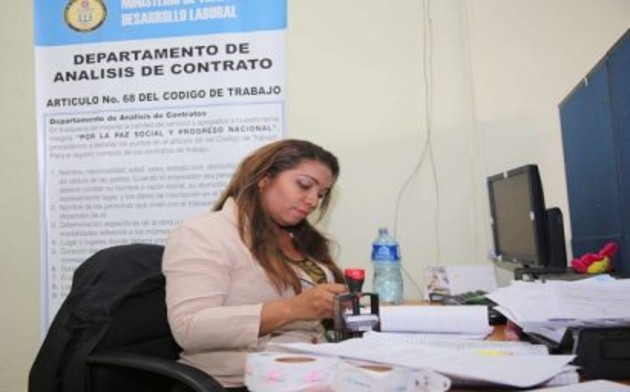 Abogados del Mitradel atienden a trabajadores sin recursos para pagar su defensa. 