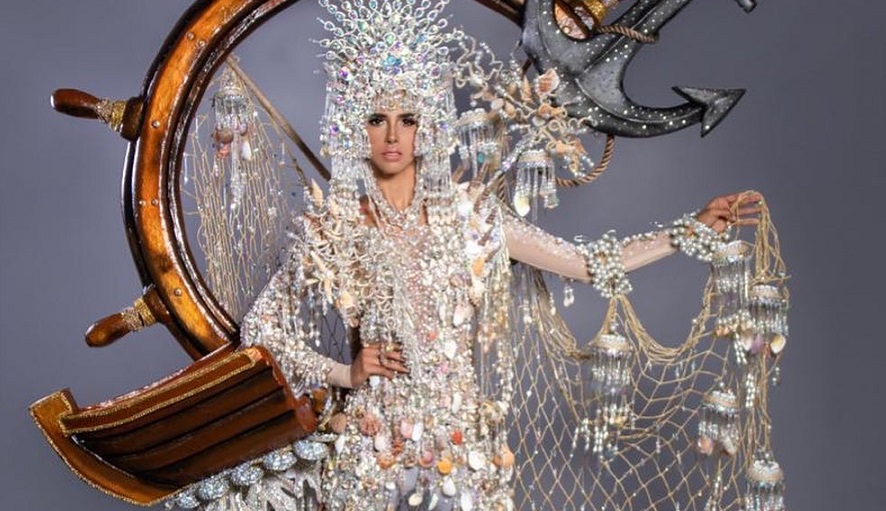 Carmen Jaramillo luciendo 'La Niña, La Pinta y la Santa María'. Instagram