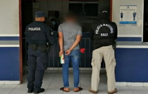 En el corregimiento de Pedregal un ciudadano en actitud sospechosa fue detenido por los Linces de la Policía Nacional. Foto. josé Vásquez