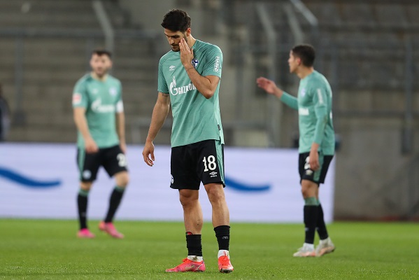 El Schalke 04 selló su descenso tras 30 años de estar en la primera categoría del fútbol alemán. Foto: Twitter