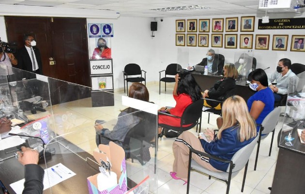 Castillo en medio de su intervención explicó a los representantes de corregimientos las bondades del Fomento del Capital Social y del Plan Colmena. Foto Cortesía: Mides.