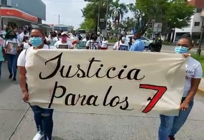 Los familiares exigen justicia para los siete jóvenes asesinados en el búnker de Espinar. Foto: Diómedes Sánchez 