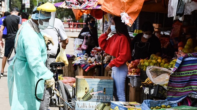 El presidente recordó que el BID lanzó una iniciativa de $1,000 millones para ayudar a los países a comprar y distribuir vacunas.  EFE