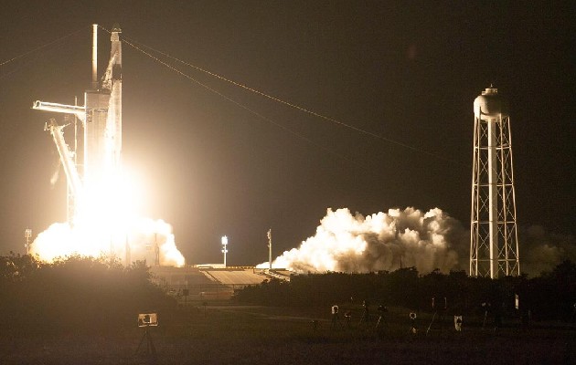 Es la primera vez que dos cápsulas Dragon están acopladas a la vez a la Estación Espacial Internacional. Foto: EFE