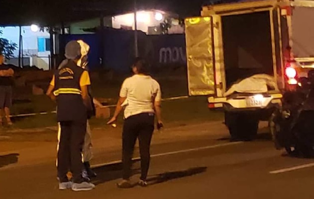 El cuerpo de la víctima fue enviado a la morgue judicial en el distrito de David, para que se practique el examen de necropsia. Foto: Mayra Madrid