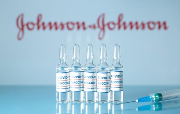 La vacuna de Johnson & Johnson estuvo en pausa por asociación a algunos eventos trombóticos. Foto: EFE