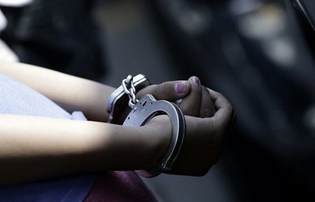 A la mujer se le imputó cargo por el delito de homicidio doloso agravado. Foto Ilustrativa