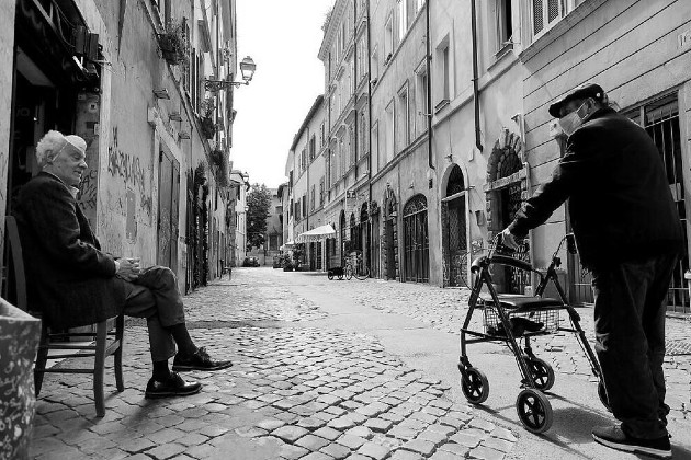 Siendo temporada baja, tomamos una suite en un hotel muy acogedor, fundado en 1600, en el barrio romano de Trastevere, cuyo precio es menor al de una habitación regular durante el tumulto veraniego. Foto: EFE.