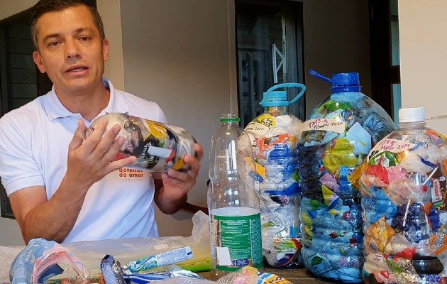 Fundación Botellas de Amor propone el consumo responsable del plástico flexible. Foto: Cortesía