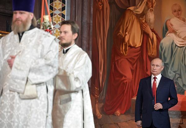 El presidente de Rusia, Vladímir Putin, asistió al oficio religioso.El presidente de Rusia, Vladímir Putin, asistió al oficio religioso.