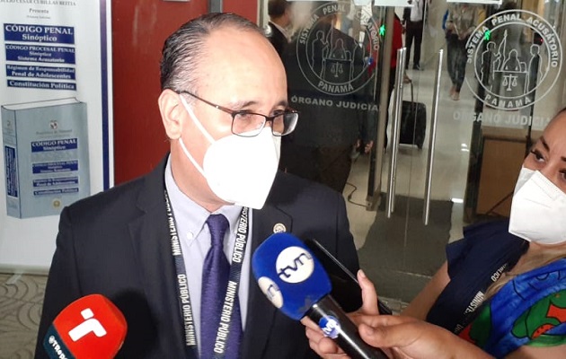  El fiscal Aurelio Vásquez recalcó que la funcionaria laboraba  directamente en el departamento de protección al menor. Foto: Víctor Arosemena