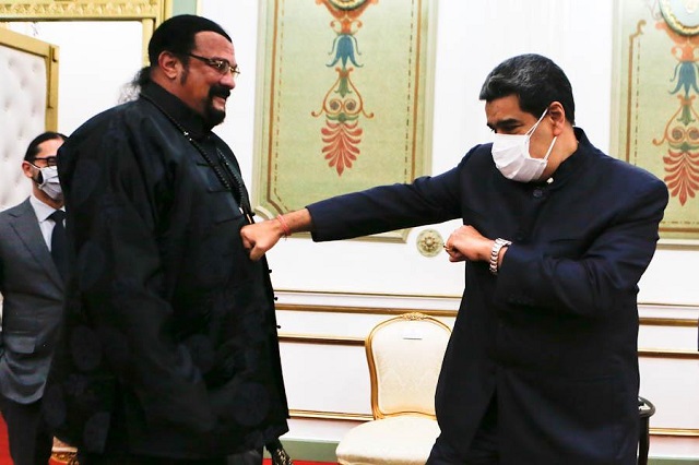 Steven Seagal y Nicolás Maduro. Foto: Twitter