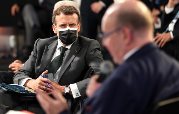 El presidente francés, Emmanuel Macron participa de la Cumbre Social europea que se realiza en Oporto. Foto: EFE