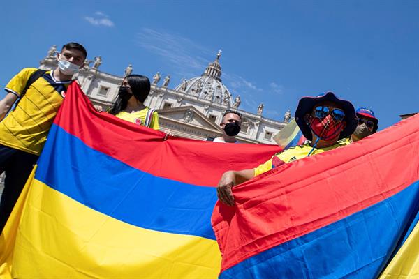 Los colombianos salieron este sábado de nuevo a la calle.