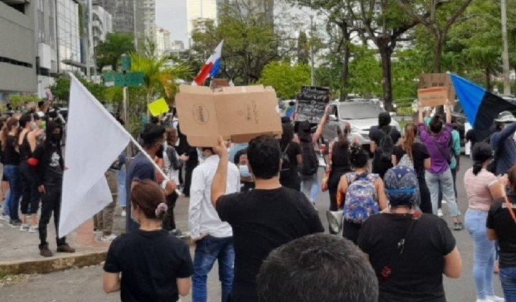 Cuando se conoció del caso de supuestos abusos y maltratos a menores de edad en albergues, las protestas en la Senniaf no se cesaron. Foto: Archivo