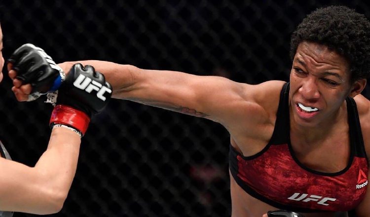 Joselyne Edwards debutó con  un triunfo en la UFC, en enero de este año. Foto: Cortesía Joselyne Edwards