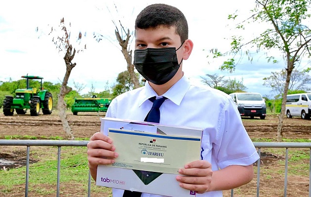 El desembolso de las becas comenzó en abril. Foto: Cortesía Ifarhu