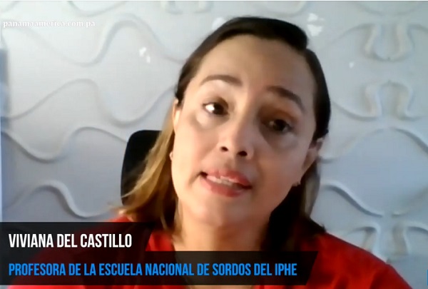 Viviana del Castillo, profesora de la Escuela Nacional de Sordos. 