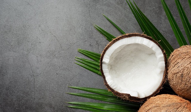 El coco es un ingrediente versátil que aporta beneficios a la salud. Foto: Ilustrativa / Freepik
