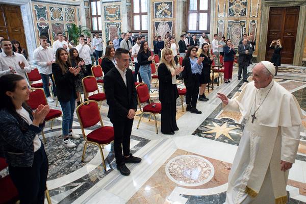 Encuentro con los jóvenes de un instituto de la localidad italiana de Codogno.