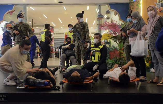 Colisión de dos trenes en un túnel del metro de Kuala Lumpur a última hora del lunes. Foto: EFE